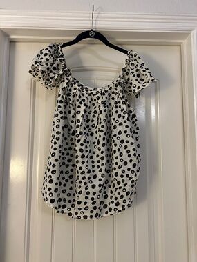 Maeve - Black & White Flutter Sleeve Top - Size S